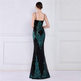 Kleid mit Trägern und Pailletten aus Netzstoff mit Flügelmuster
